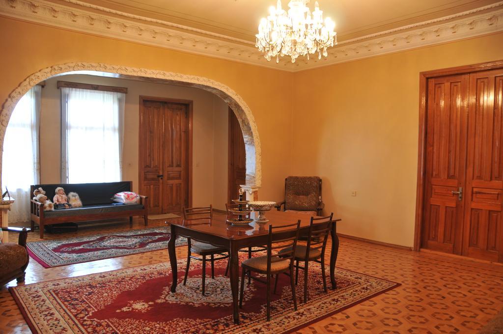 Guest House Ukimerioni Kutaisi Eksteriør billede