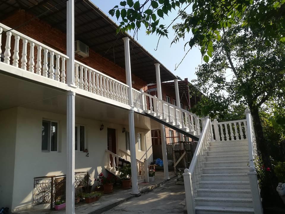 Guest House Ukimerioni Kutaisi Eksteriør billede
