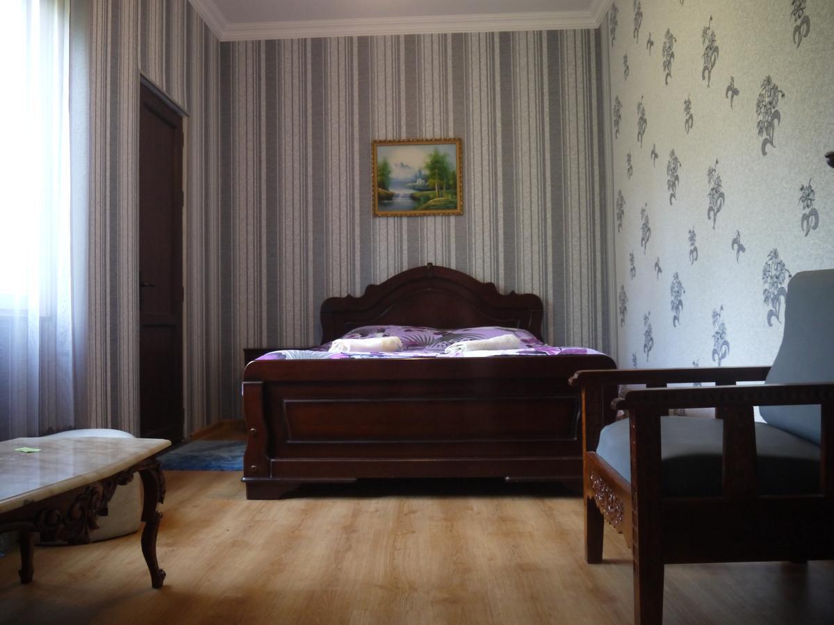 Guest House Ukimerioni Kutaisi Eksteriør billede